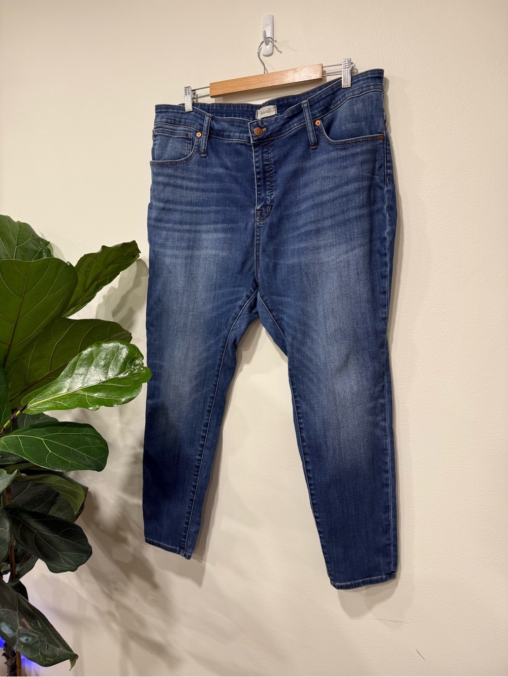 Madewell Curvy Skinny High Rise Jeans in Dark Blue Wash